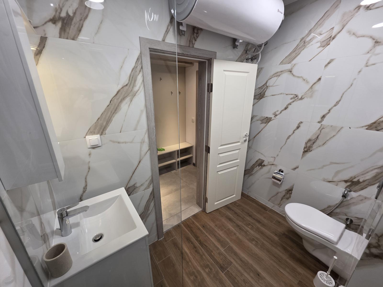 B201 Coastal Serenity